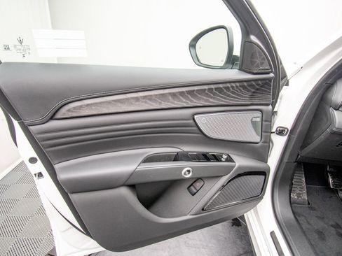 New 2026 Maserati Grecale Modena image 31