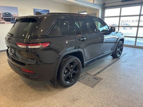 Used 2024 Jeep Grand Cherokee Limited w/ Black Appearance Package image 2