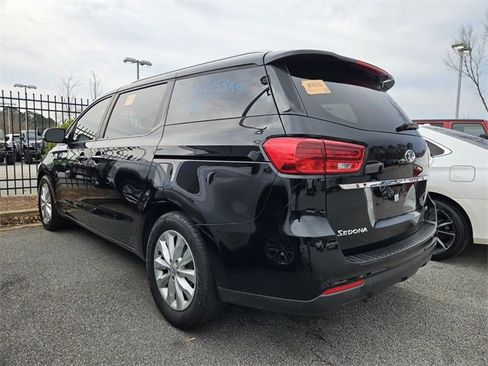 Used 2019 Kia Sedona EX image 2