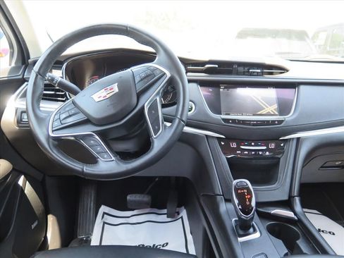 Used 2018 Cadillac XT5 Luxury w/ Driver Awareness Package FWD image 21