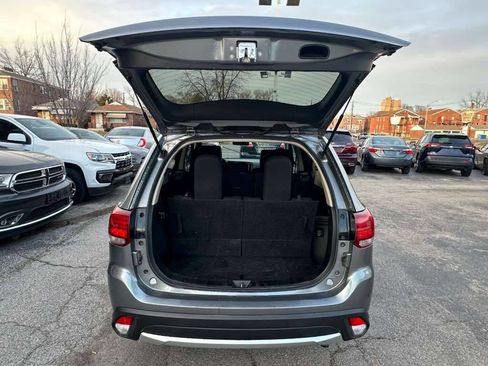 Used 2017 Mitsubishi Outlander SE image 26