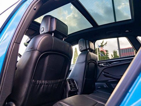 Used 2017 Porsche Macan S image 30