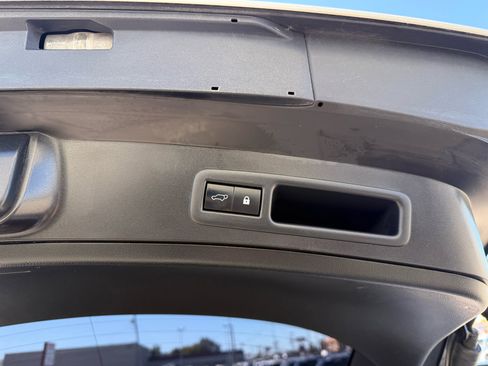 Used 2019 Lexus UX 200 F Sport image 7