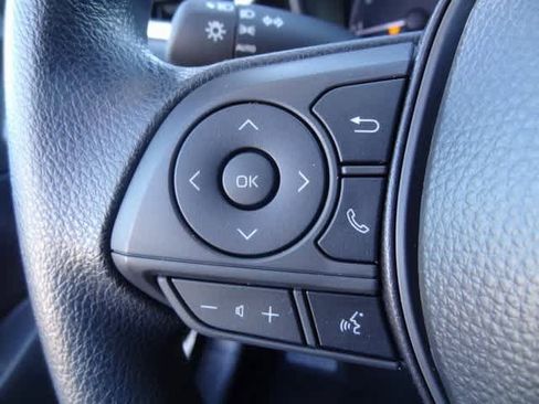 Used 2025 Toyota Corolla LE image 16