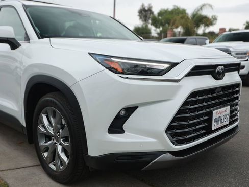 Used 2024 Toyota Grand Highlander FWD image 7