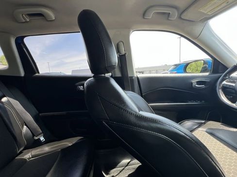 Used 2018 Jeep Compass Latitude w/ Popular Equipment Group AWD/4WD image 16
