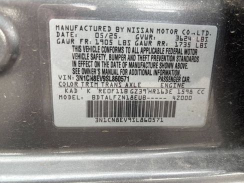 Used 2025 Nissan Versa SV FWD image 27