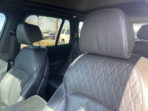 Used 2020 BMW X5 M50i w/ Executive Package image 22