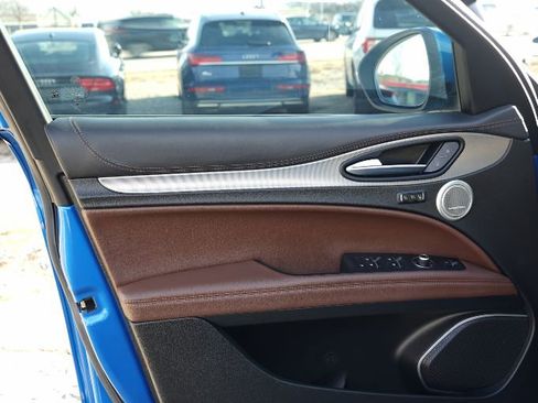 Used 2018 Alfa Romeo Stelvio Ti Sport image 12