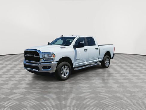 Used 2024 RAM 2500 Big Horn w/ Level 2 Equipment Group AWD/4WD image 4