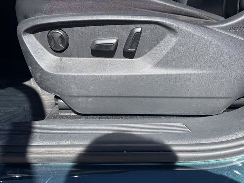 Used 2019 Volkswagen Tiguan SE image 8