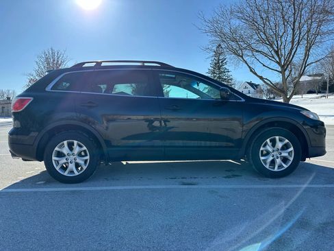 Used 2011 MAZDA CX-9 Touring w/ Moonroof & Bose Audio Pkg image 5