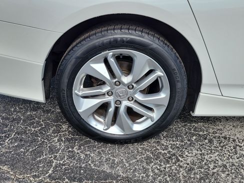 Used 2020 Honda Accord LX image 7