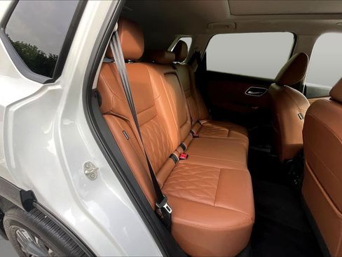 Used 2025 Nissan Rogue Platinum w/ Platinum Premium Package FWD image 41