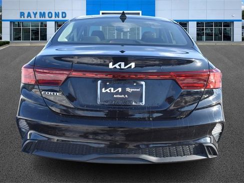 Certified 2022 Kia Forte LXS image 4