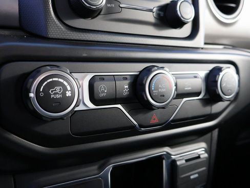 Used 2021 Jeep Wrangler Unlimited Sport image 35