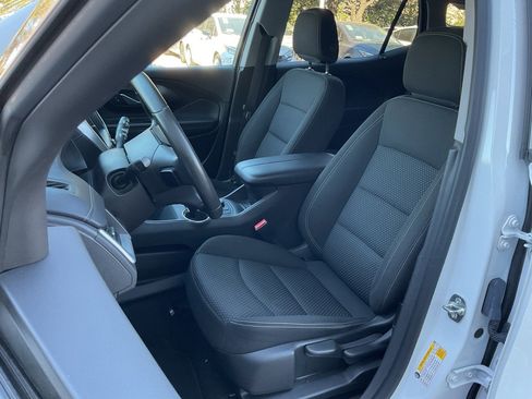 Used 2024 GMC Terrain SLE image 14