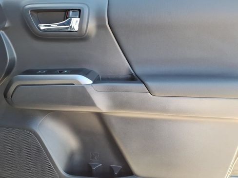 Used 2023 Toyota Tacoma TRD Sport AWD/4WD image 9