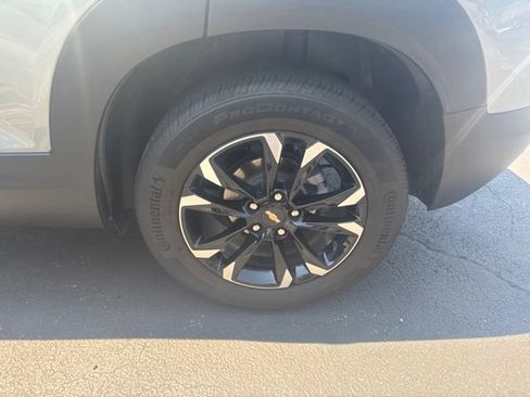 Used 2023 Chevrolet TrailBlazer LT w/ Convenience Package FWD image 11
