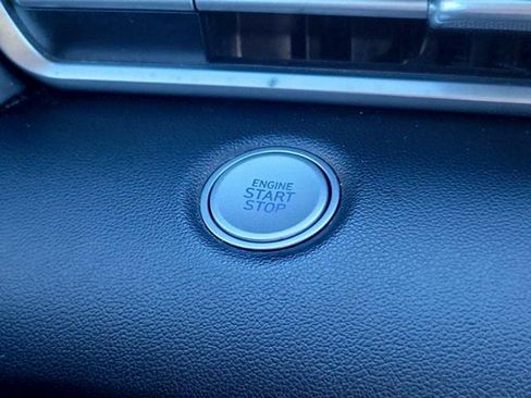 Used 2022 Hyundai Elantra SEL w/ Convenience Package FWD image 31