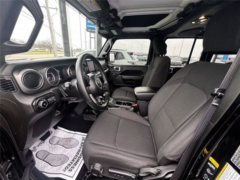 Used 2022 Jeep Wrangler Unlimited Sport AWD/4WD image 6