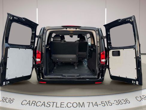 Used 2019 Mercedes-Benz Metris Passenger image 9