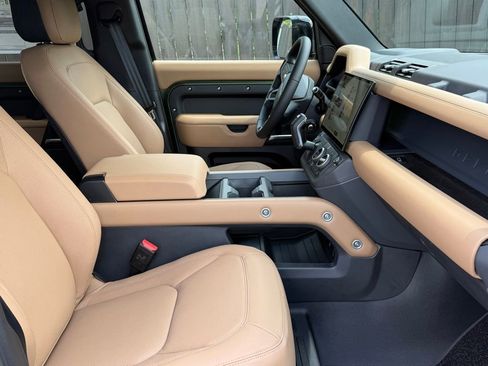 New 2026 Land Rover Defender 130 X-Dynamic SE AWD/4WD image 12
