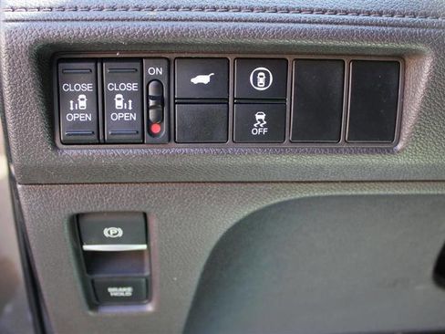 Used 2021 Honda Odyssey EX-L image 18