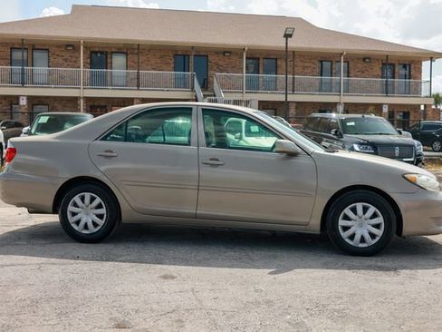 Used 2006 Toyota Camry LE image 16