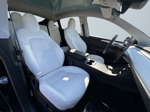 Used 2023 Tesla Model Y Long Range AWD/4WD image 15