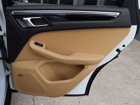 Used 2017 Porsche Macan S image 43