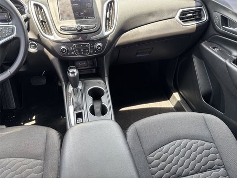 Used 2020 Chevrolet Equinox LT FWD image 16
