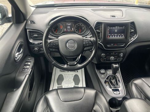 Used 2020 Jeep Cherokee Latitude Plus AWD/4WD image 10