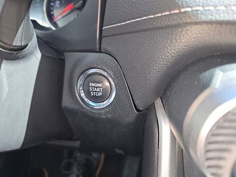 Used 2022 Toyota RAV4 XLE Premium image 31