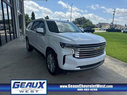 Used 2023 Chevrolet Suburban High Country w/ Premium Package 2