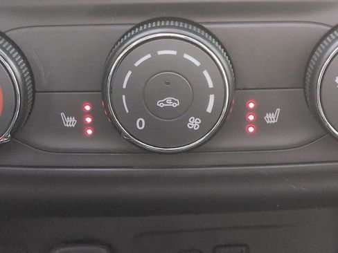 New 2026 Chevrolet Trax RS w/ Sunroof Package image 35