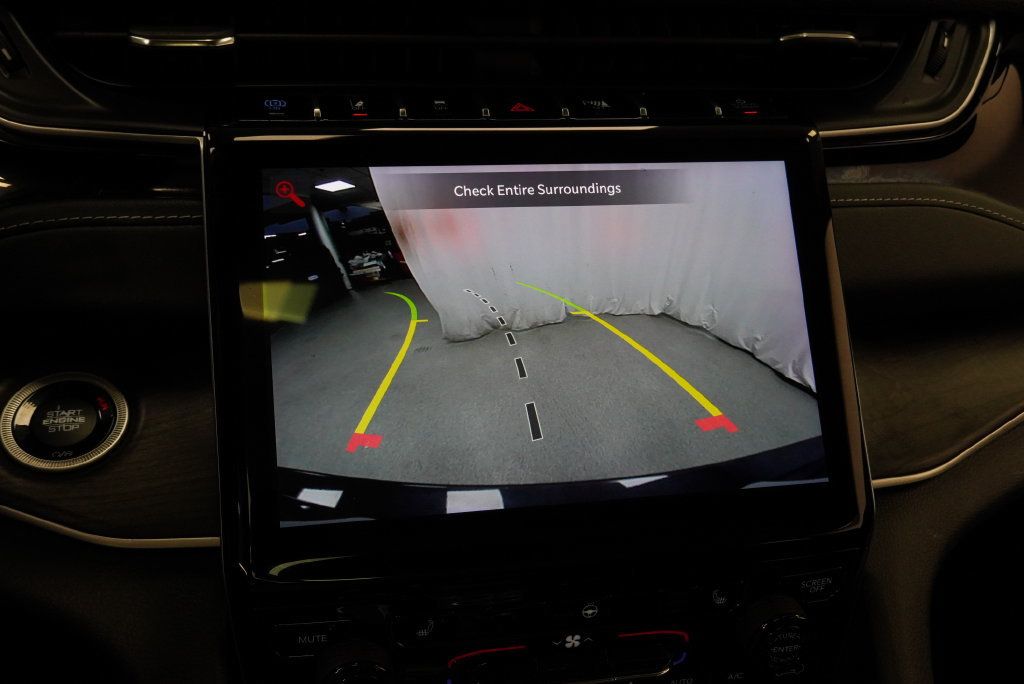 Used 2023 Jeep Grand Cherokee 4WD 4xe image 29