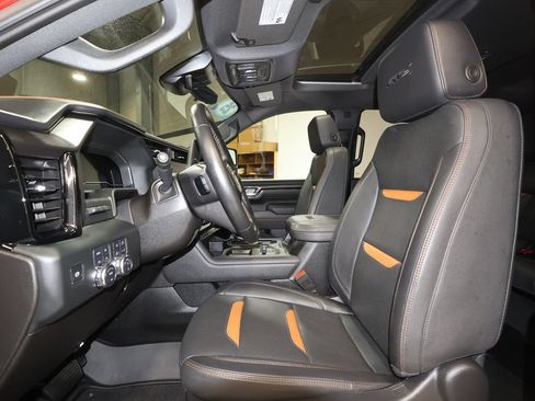 Used 2025 GMC Sierra 2500 AT4 w/ AT4 Premium Plus Package AWD/4WD image 25