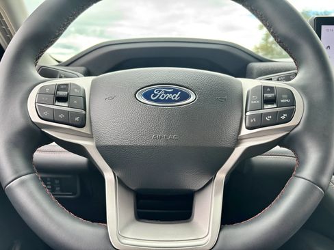 Used 2025 Ford Explorer Active image 14