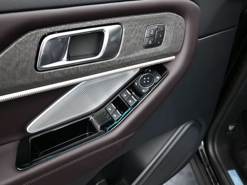 New 2026 Ford Explorer Platinum image 23