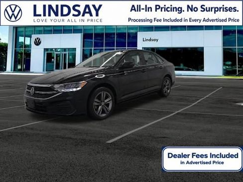 Used 2023 Volkswagen Jetta SE FWD image 1