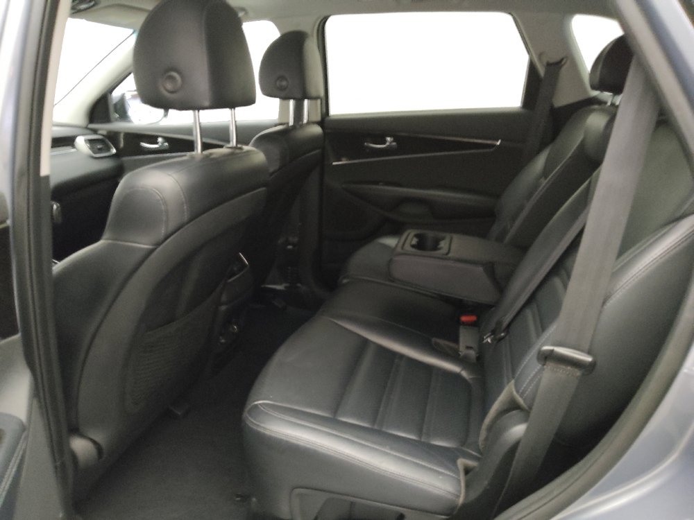 Used 2020 Kia Sorento EX FWD image 18