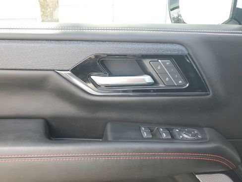 Used 2025 GMC Yukon XL AT4 Ultimate AWD/4WD image 25