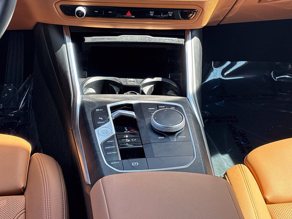 Used 2024 BMW 330i Sedan w/ Convenience Package RWD image 14