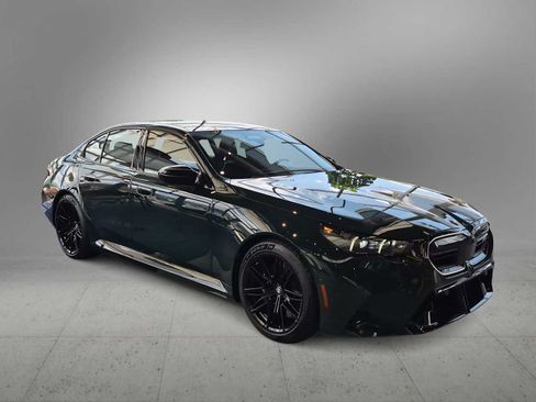 New 2027 BMW M5 w/ Executive Package AWD/4WD image 2
