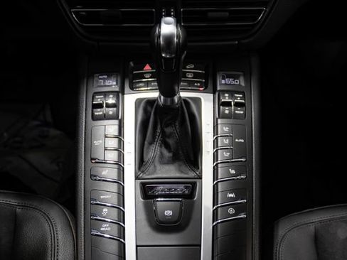 Used 2020 Porsche Macan image 9
