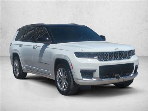 Used 2023 Jeep Grand Cherokee L Summit w/ Luxury Tech Group V AWD/4WD image 3