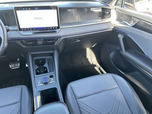 Certified 2025 Volkswagen Tiguan SE R-Line AWD/4WD image 13