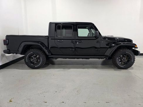 New 2025 Jeep Gladiator Willys image 20