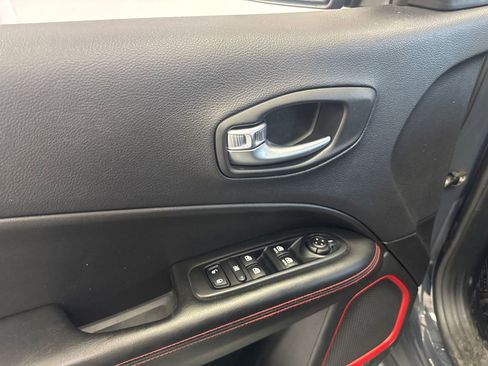 Used 2017 Toyota Tacoma SR5 w/ Tow Package image 30